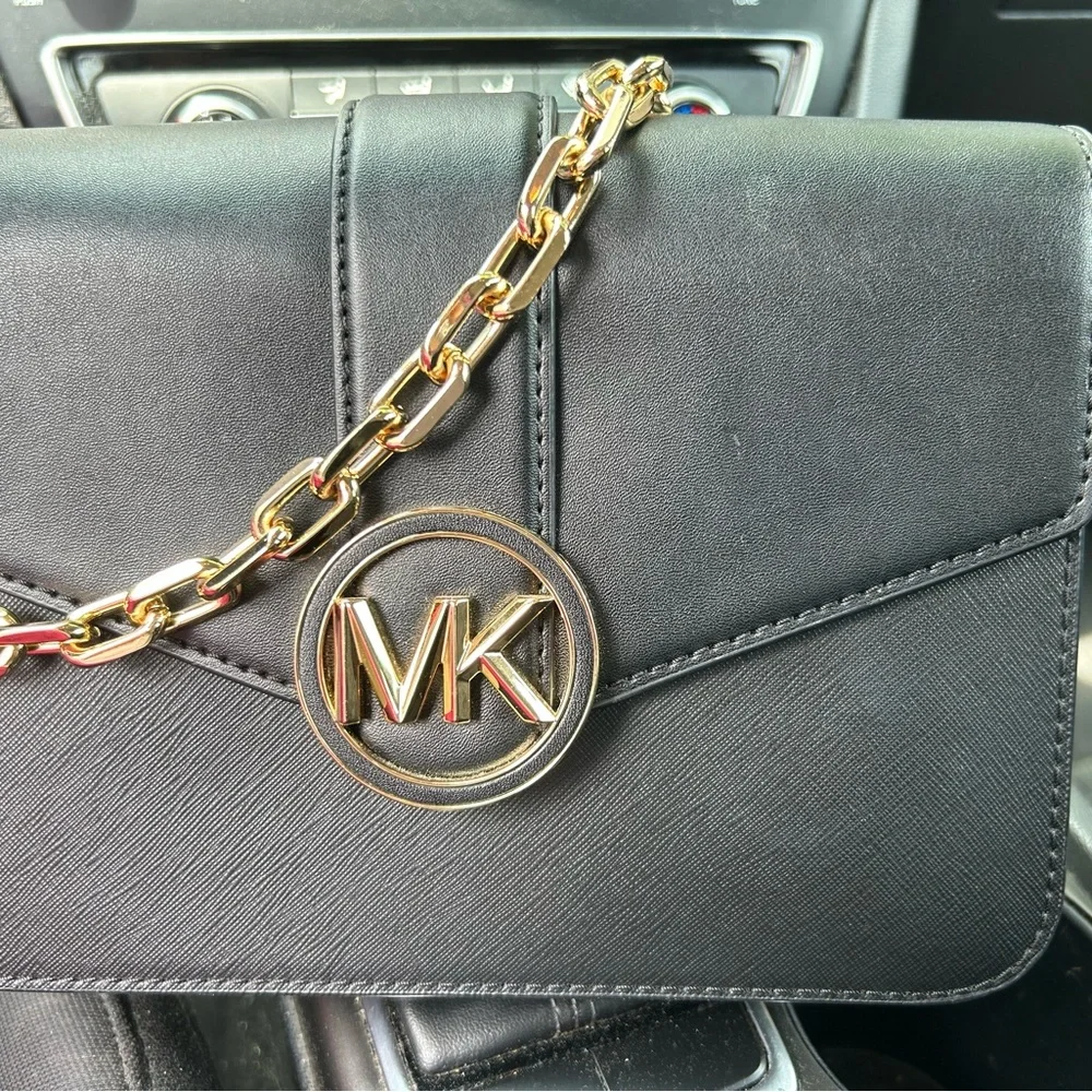 Michael Kors black leather and gold small bag used once - Picture 1 of 1
